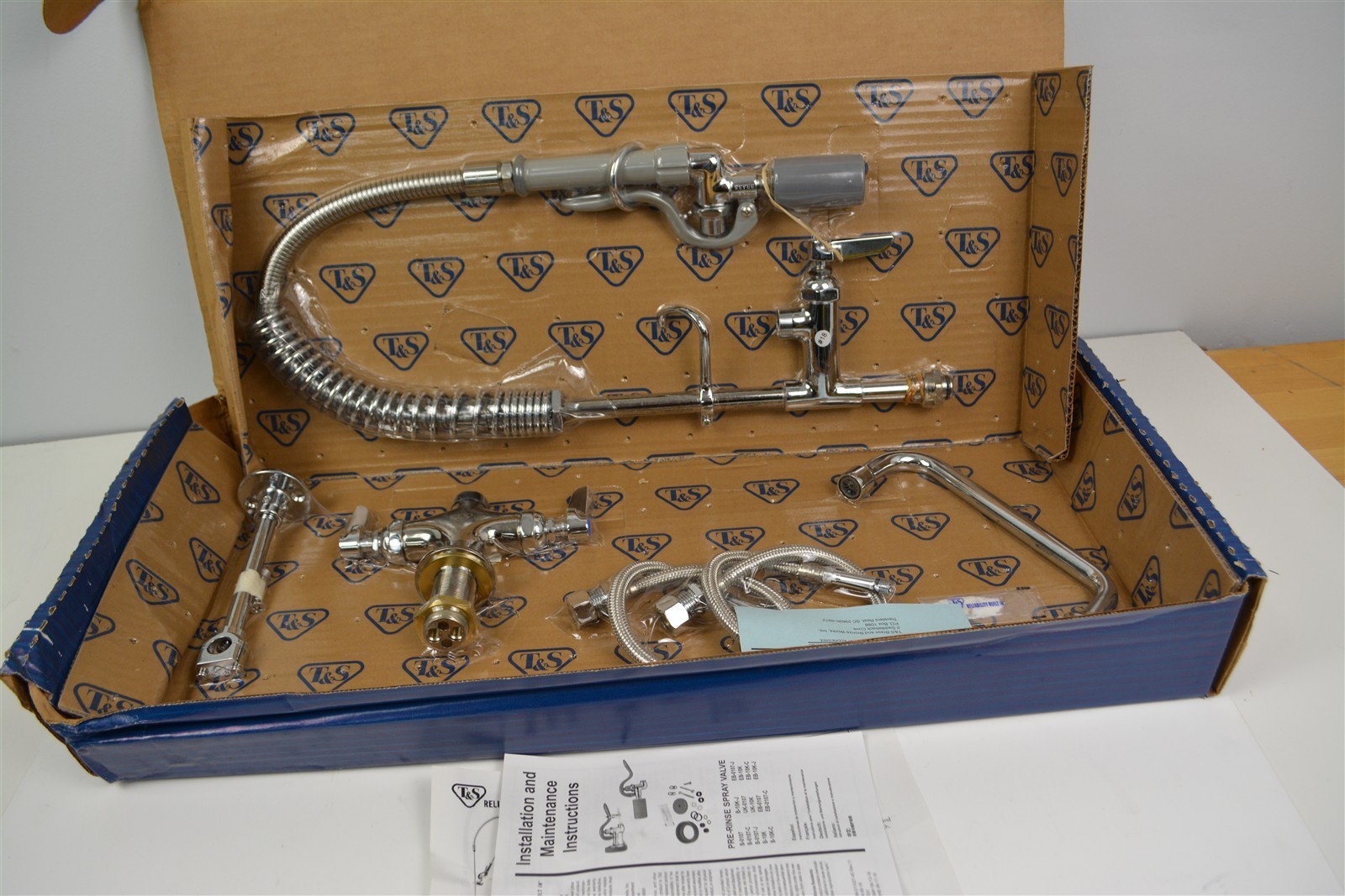 T&S Deck Mount 24 3/4in Pre-Rinse With Low Flow Spray, 24in Hose, 8″ Faucet.