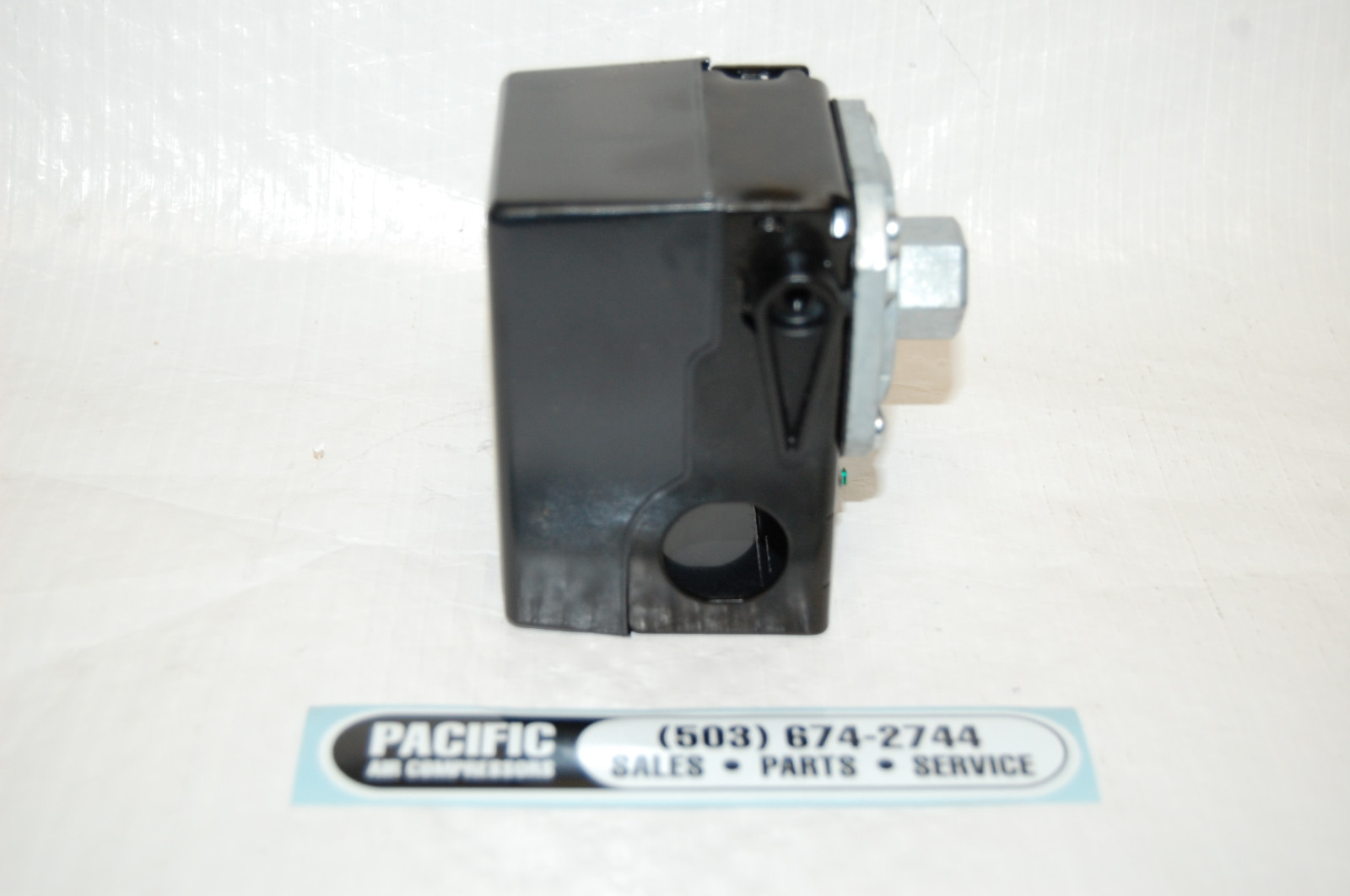 FURNAS HUBBELL 69MC8 PRESSURE SWITCH 115 ON-150 PSI OFF 1/4” FPT