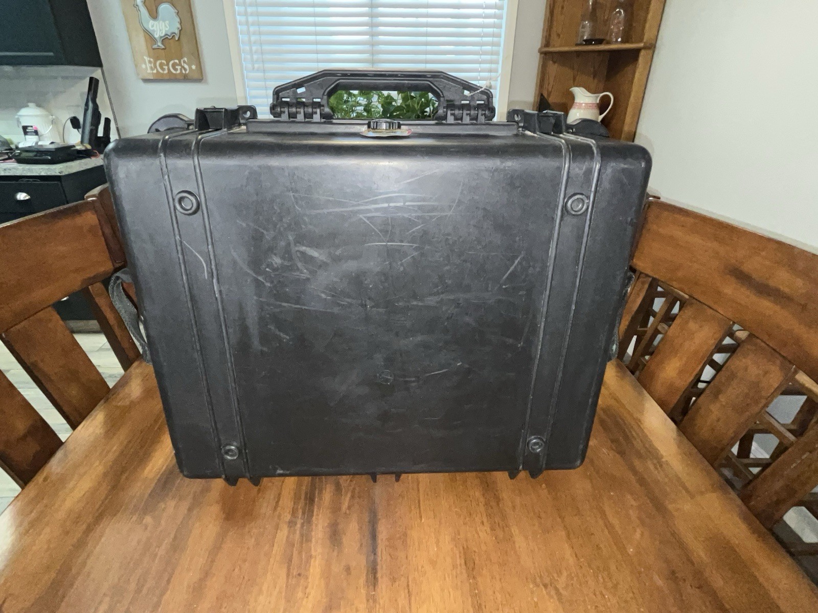 Iron Duck Pelican 1600 24″ x 18″ x 8″ EMS Medic Ambulance Hard Case, Black