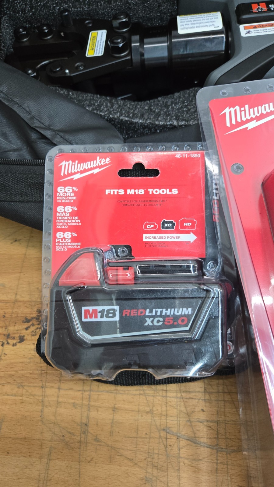 Huskie Tools S7L-RL55, 13 Ton Battery Powered Guillotine Cable Cutter Tool Kit
