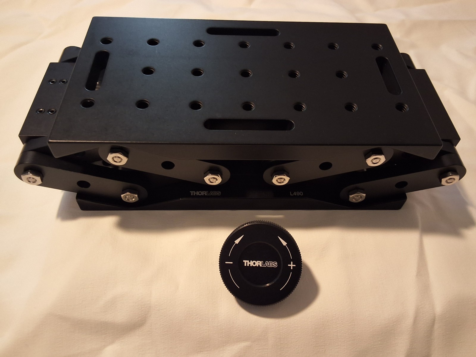 Thorlabs L490 Lab Jack Lifting Platform with Adjustment Knob.
