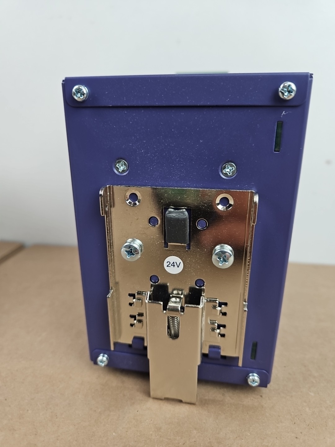 NEW LUTZE DRA240-24B POWER SUPPLY 115-230VAC 5.4/2.2A 47-63HZ 722-759