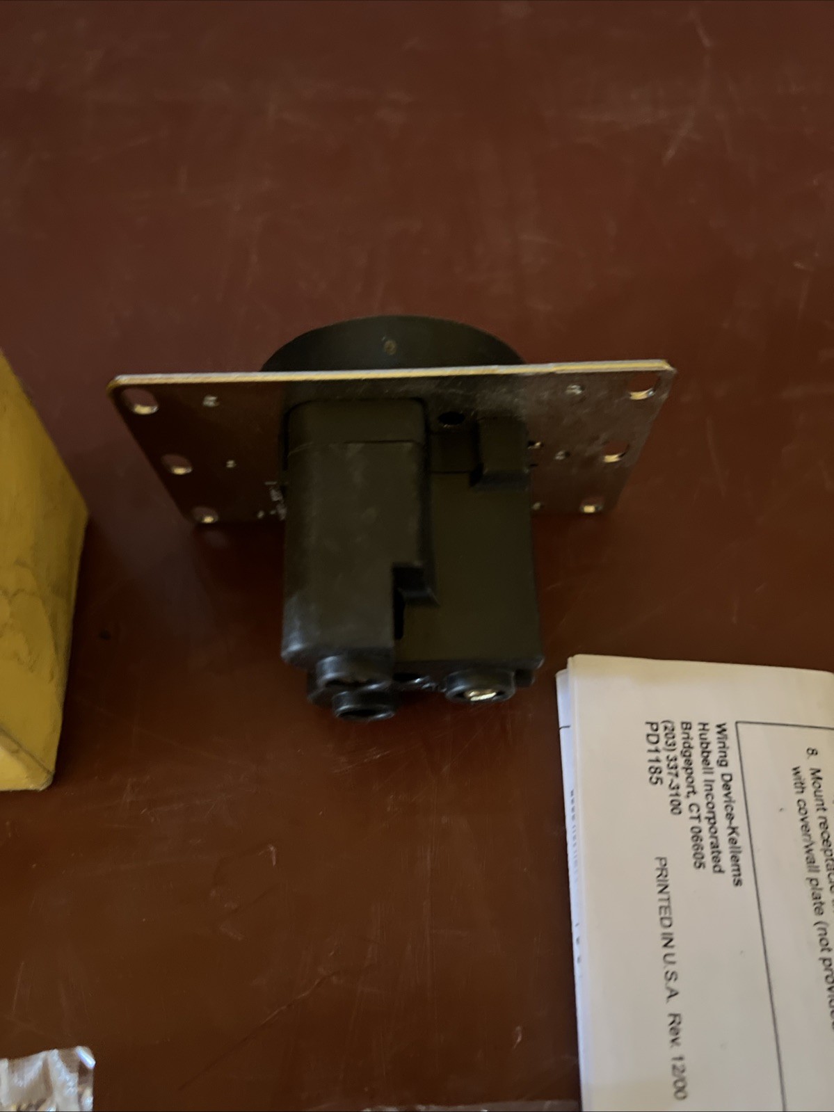 Hubbell HBL9330 Flush Mount Receptacle Black