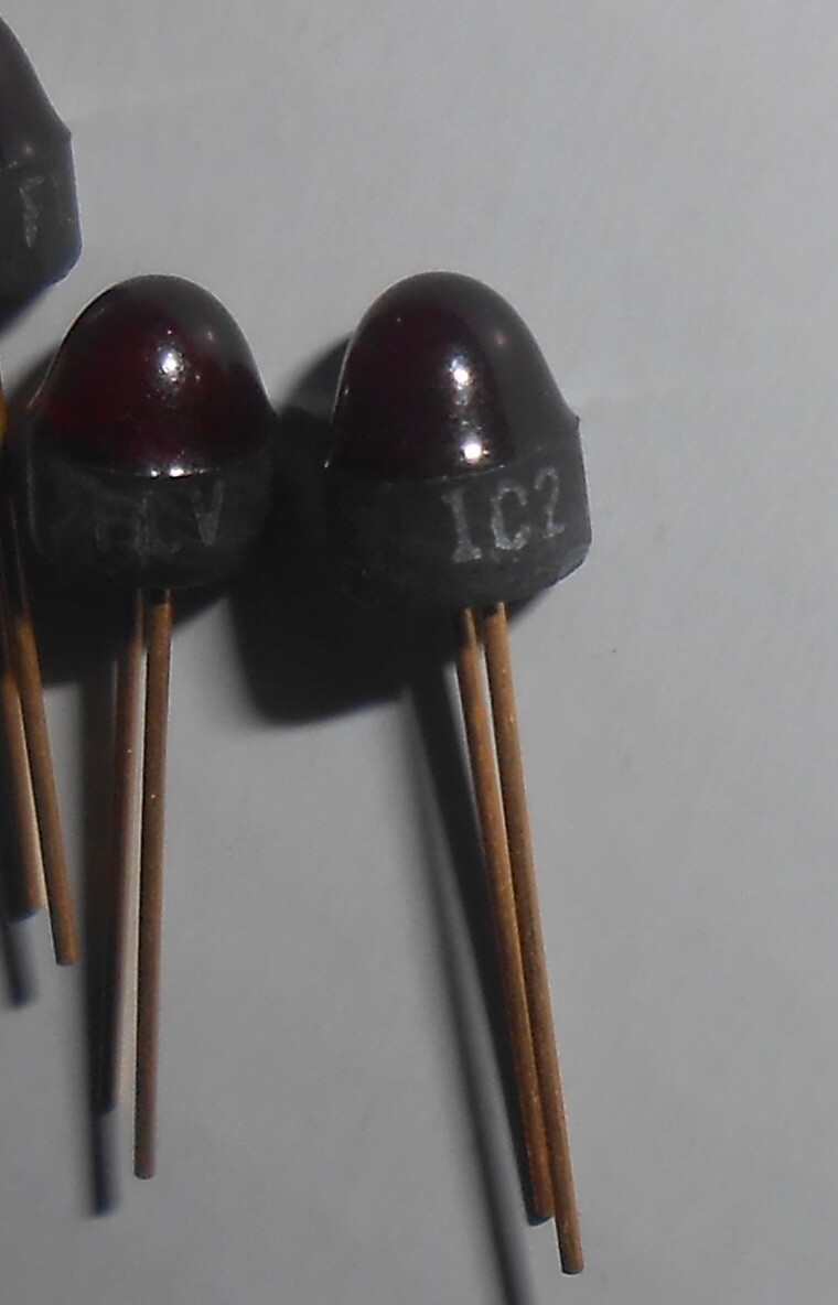 LED, FLV102, FAIRCHILD, Visible Lamp, RED Diffused, 50 mA, 4 Pcs