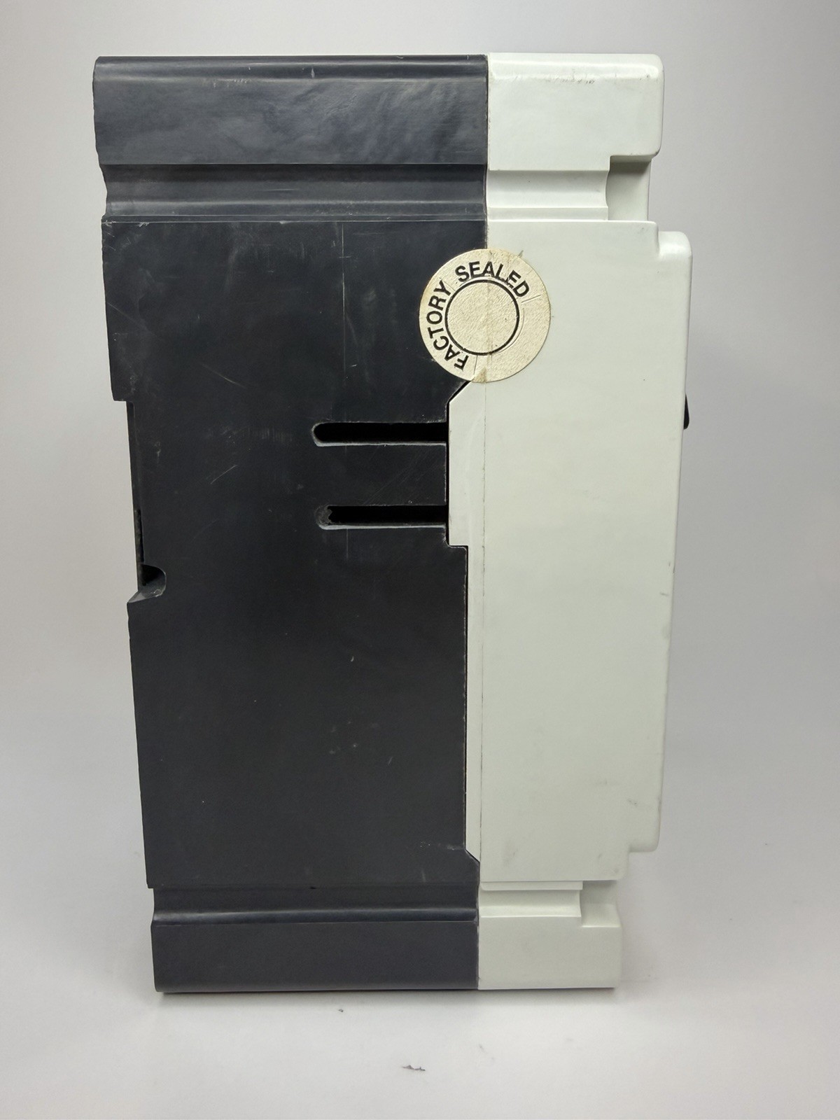 Eaton ED3200 3 Pole 200 Amp 240V Circuit Breaker