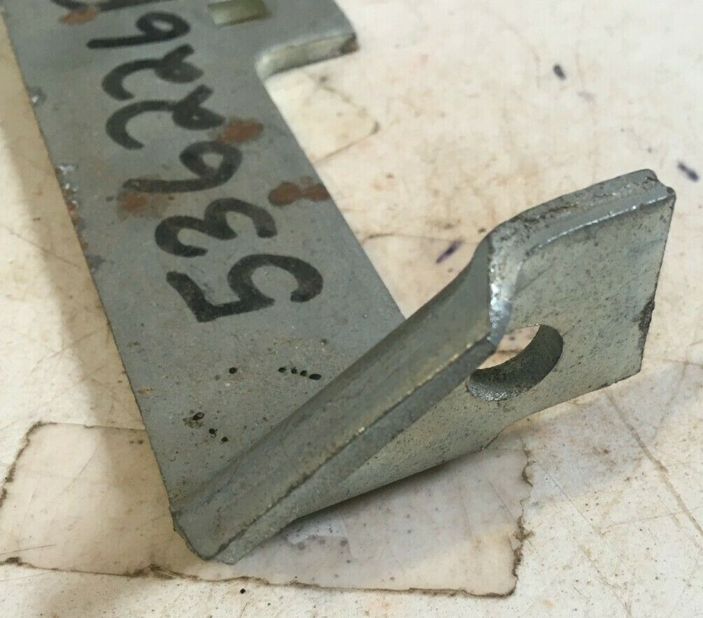 536226R1 – A New Slow-Moving Sign Bracket For IH Tractors and Equipment