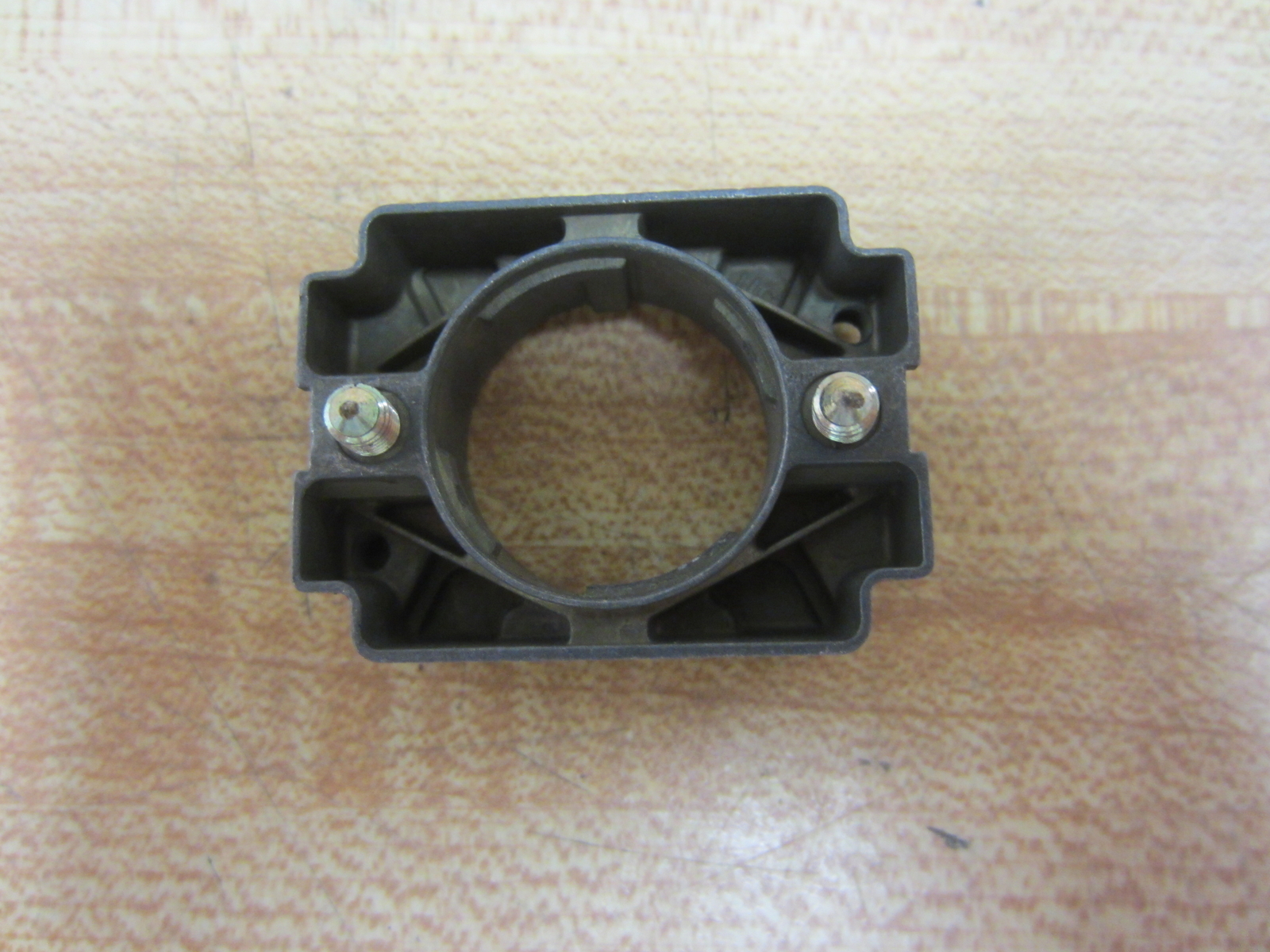 Telemecanique ZB2-BZ009 Mounting Adapter ZB2BZ009