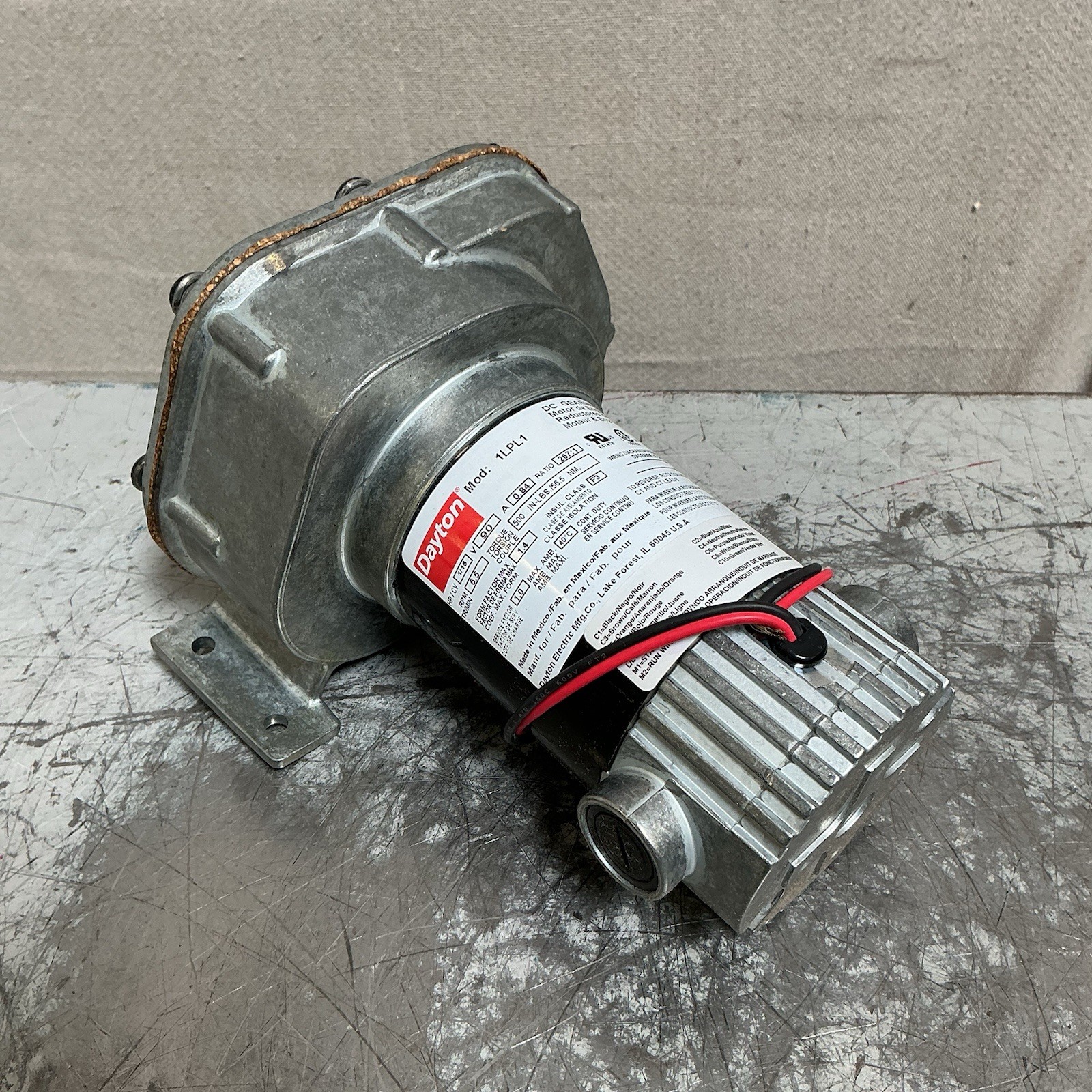 DAYTON 1LPL1 DC Gearmotor 90V 6.5rpm 500″-lb Torque, 1/15hp