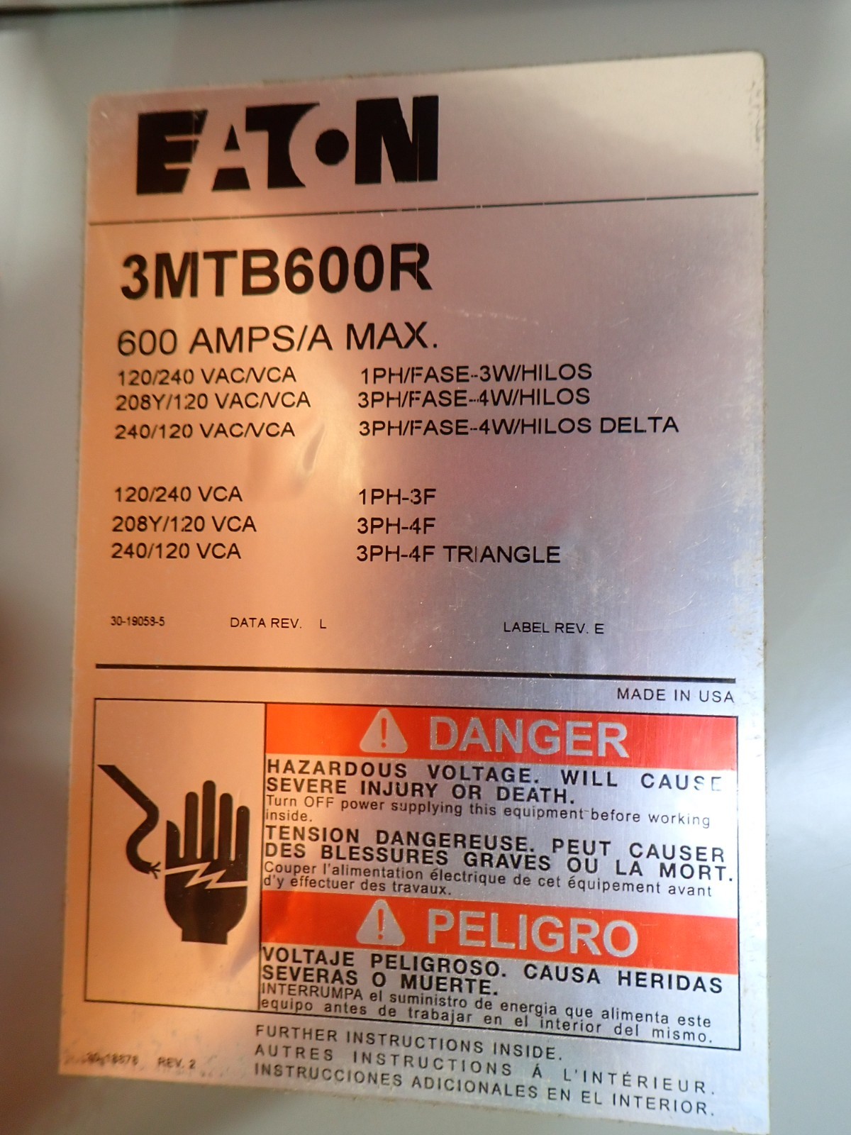 New EATON 3MTB600R 600 amp 120/240 volt Meter Main Terminal Box 3 Phase 4W