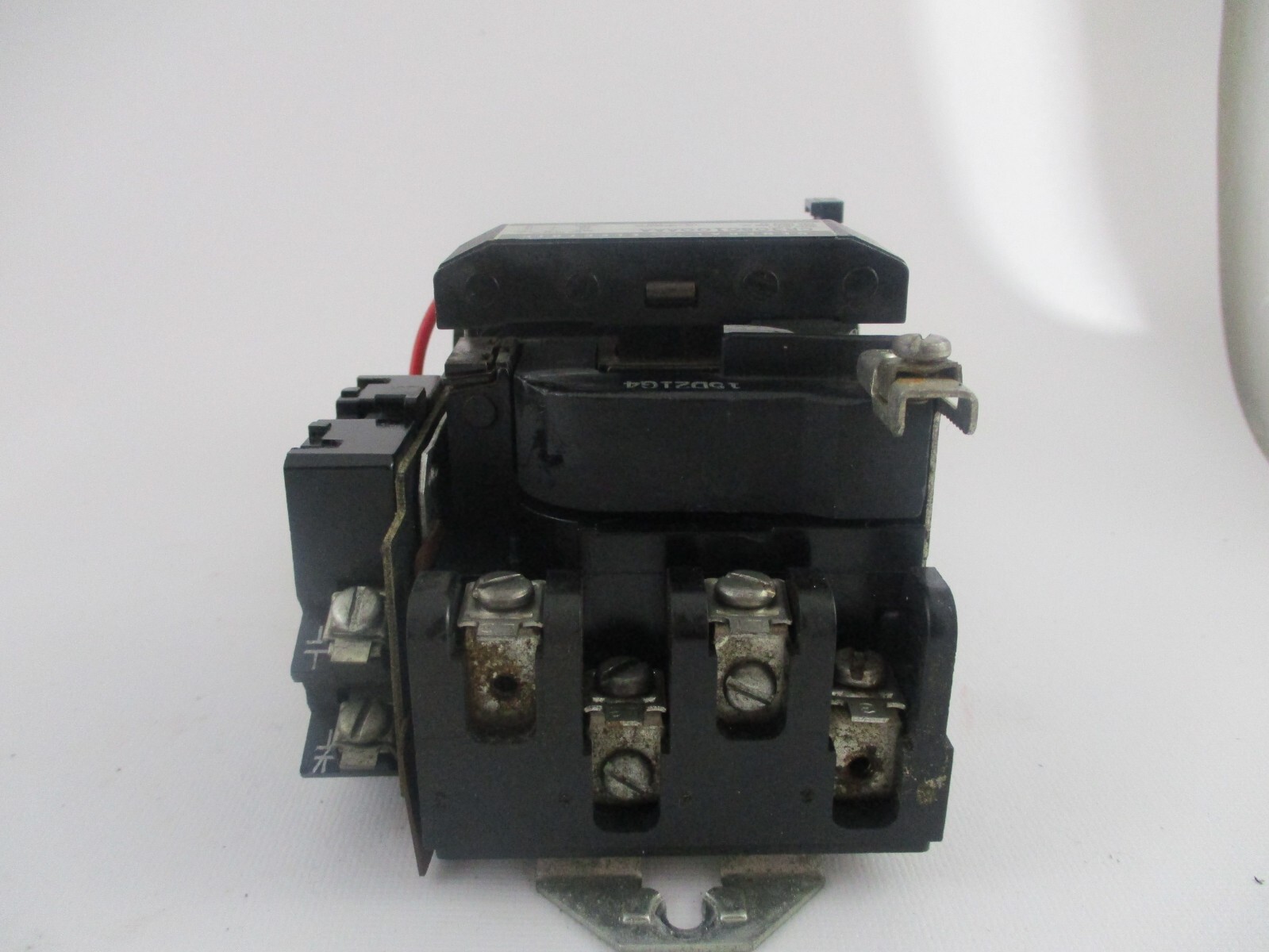 GE NEMA SIZE 1 STARTER CR308C100AAA W/ 460 VOLT COIL 15D21G4 & AUX CONTACT