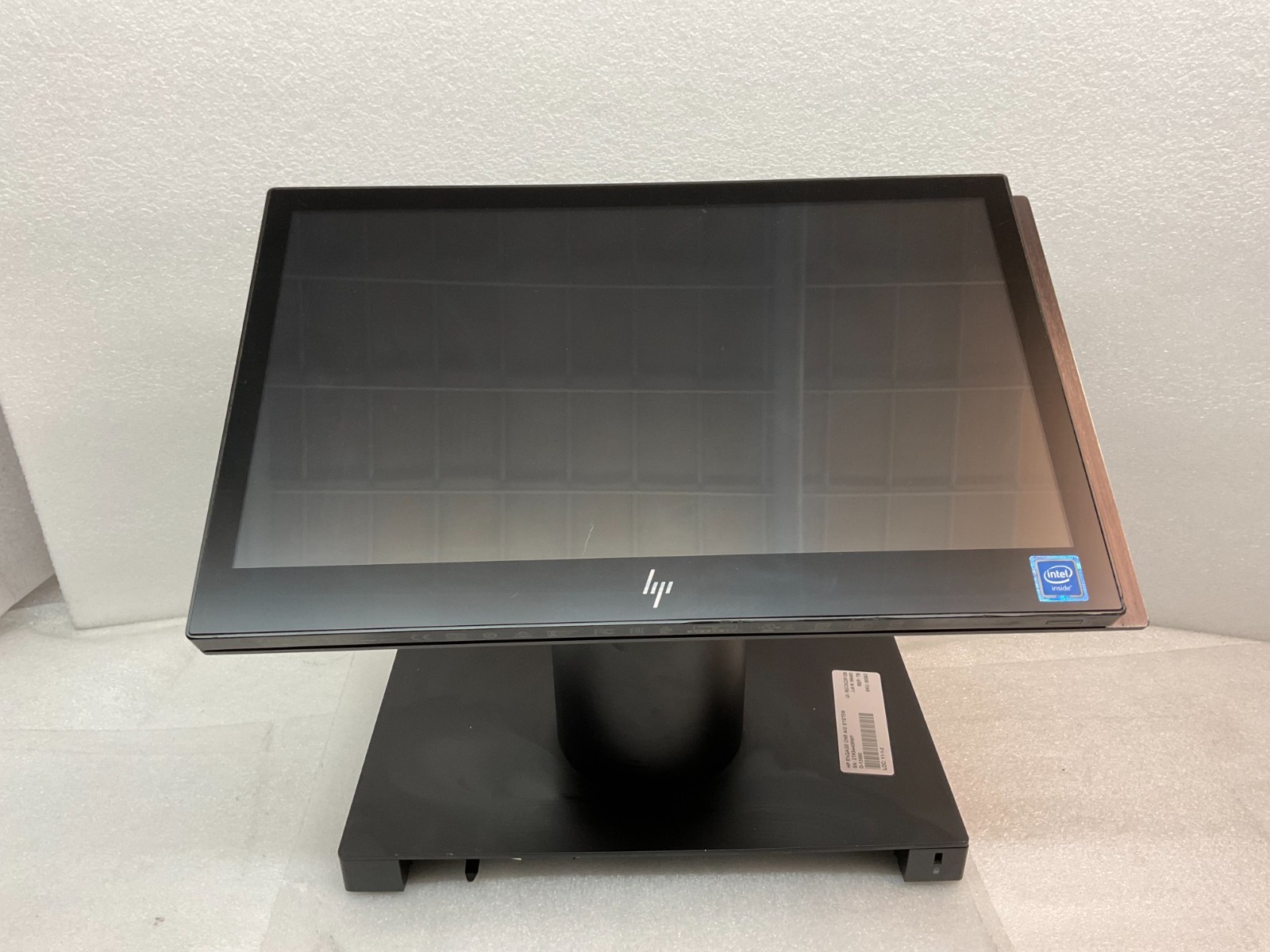 HP Engage One Model 141 AIO POS Intel Celeron 3965U @ 2.20 GHz