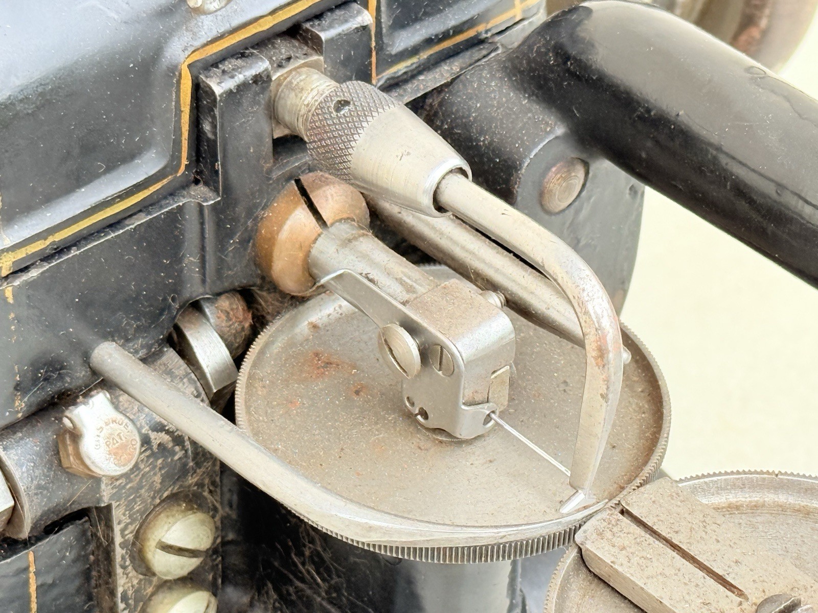 Bonis Industrial “Never-Stop” Fur & Leather Sewing Machine | Made in USA