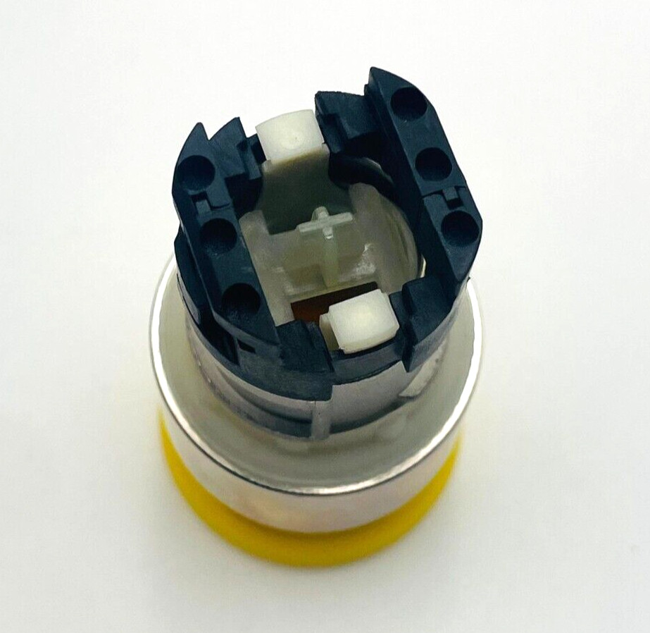 SIEMENS 3SB3500-1DA31 Pushbutton (5 Pcs In 1 Box)