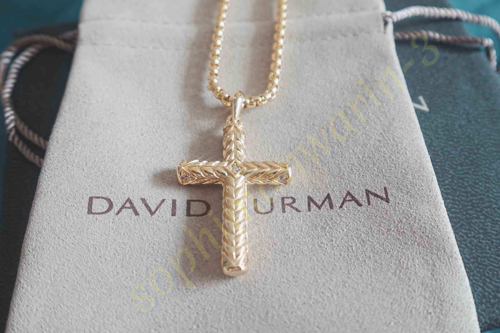 NEWDAVIDYURMAN.18K-GOLD LARGE DIAMOND CHEVRON CROSS PENDANT
