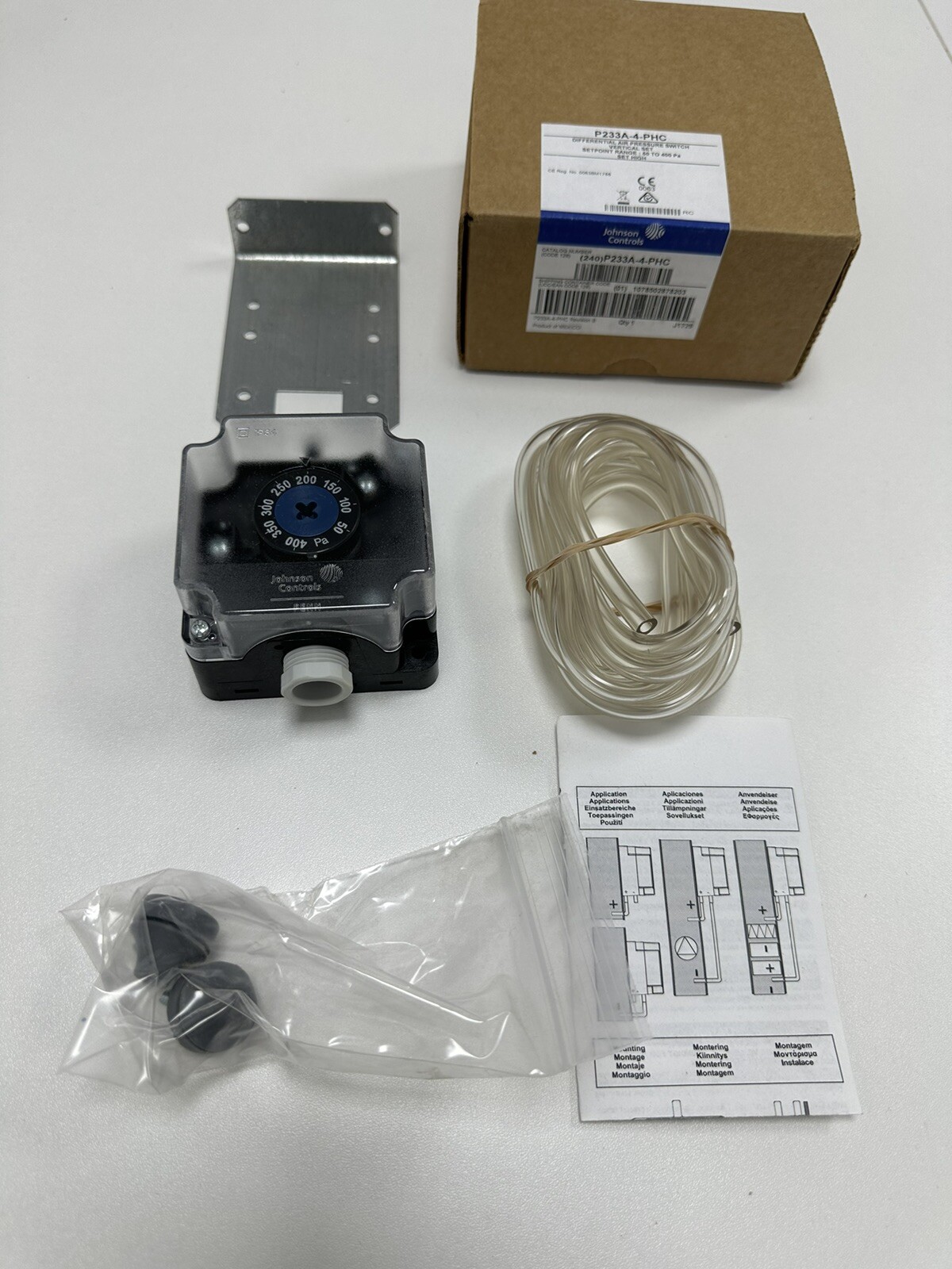 JOHNSON CONTROLS P233A-4-PHC DIFFERENTIAL AIR PRESSURE SWITCH range 50 to 400 pa