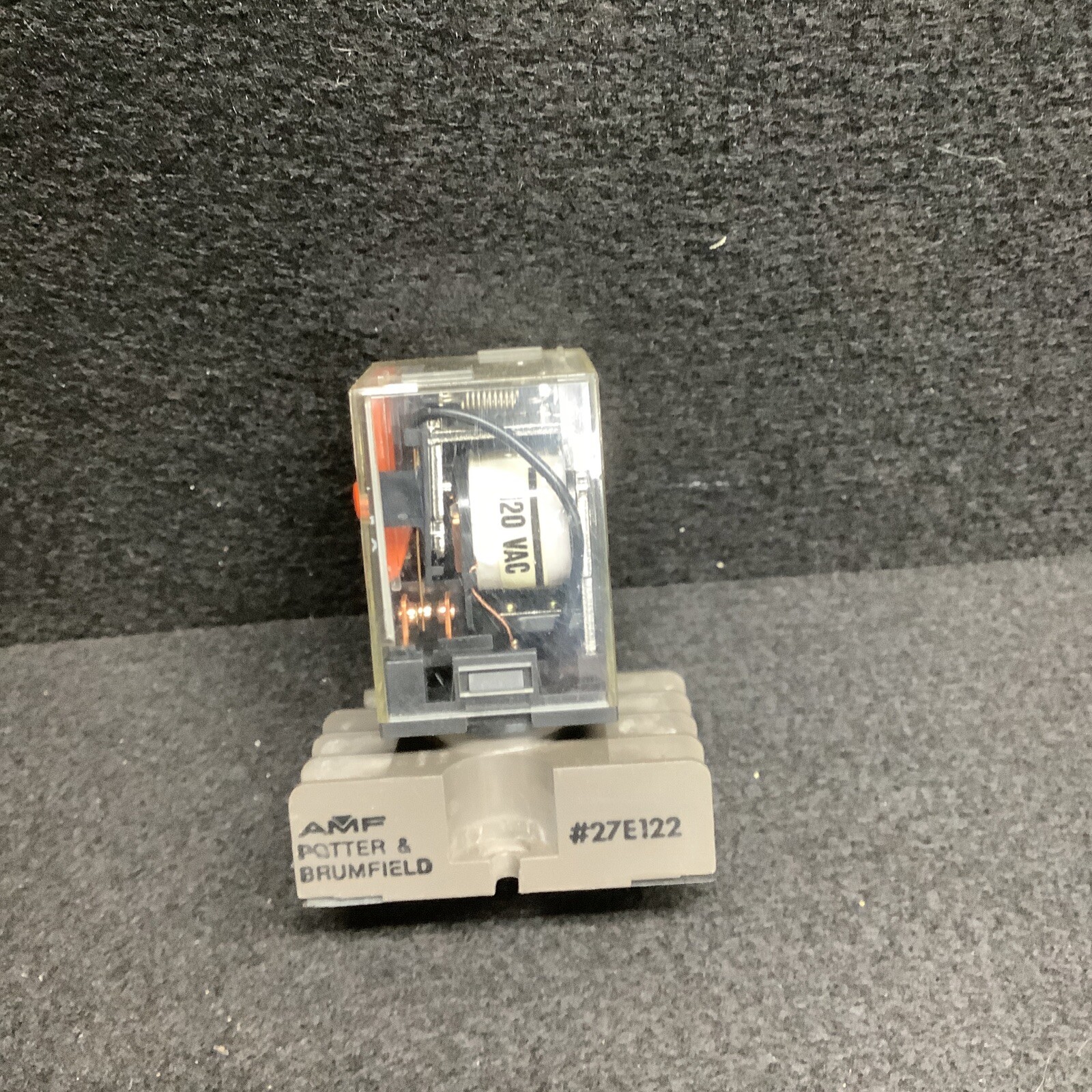 Omron MK2P-S Ice Cube Relay, DPDT, Coil: 120/AMF 27E122 Base (ST1046)