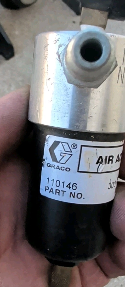 GRACO Husky 1050 Air-Operated Double Diaphragm Transfer Pump For Oil (647731)