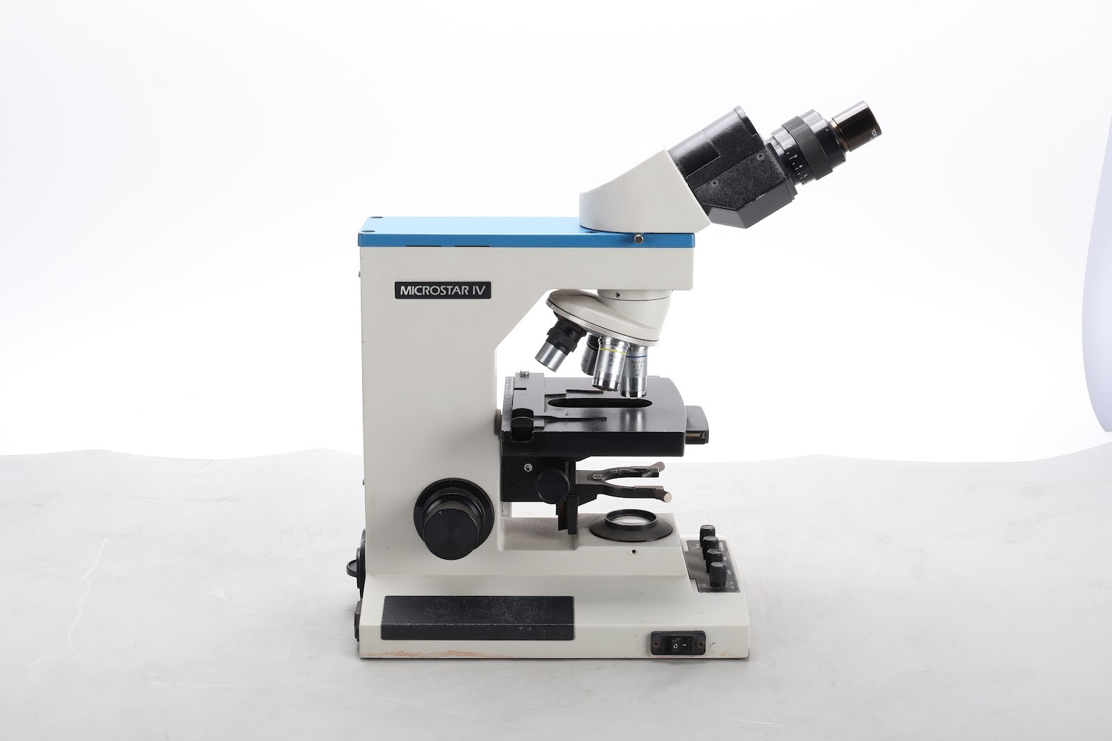 Reichert Microstar IV 410 Trinocular Head Microscope W/ 4x, 10x, 40x, 100x/1.25