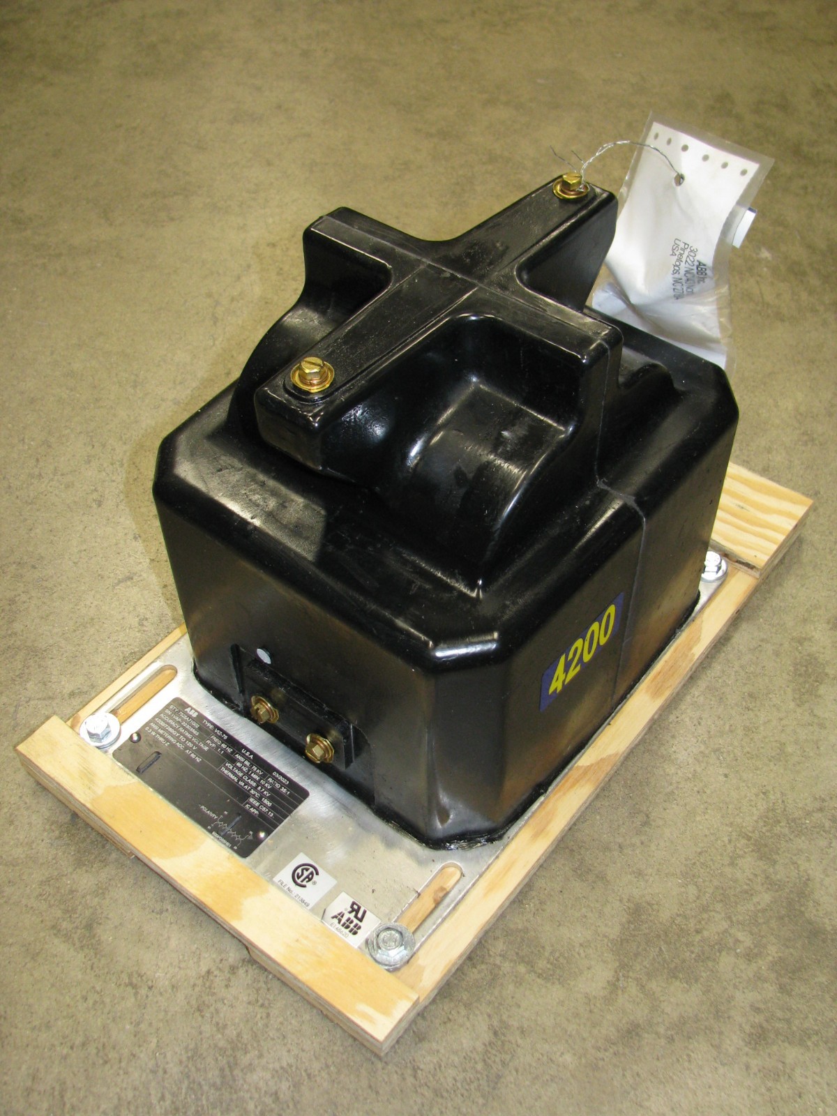7525A71G02 ABB Electrical Transformer VIZ-75 Ratio 35:1