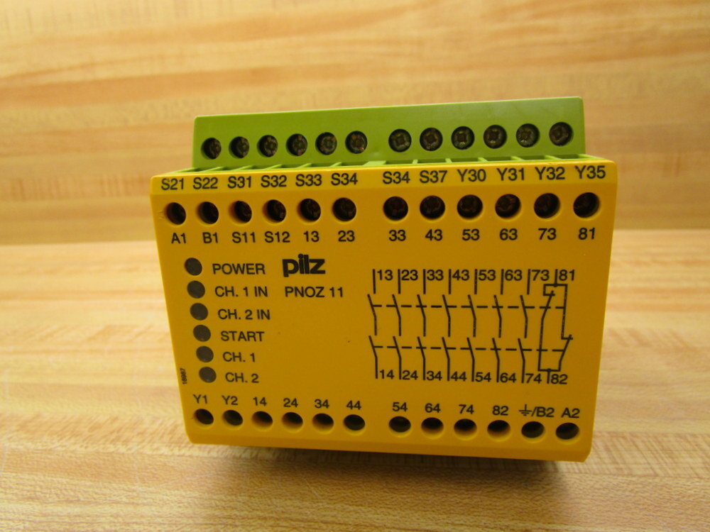 Pilz PNOZ-11 24VAC 24 VDC 7n/o 1n/c Relay 774080