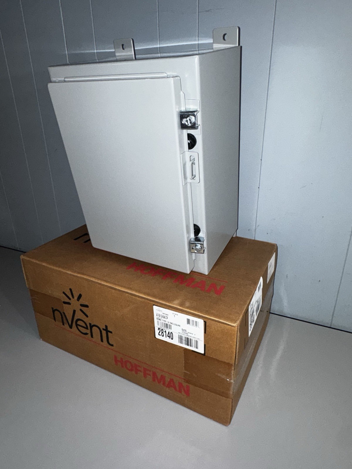 Hoffman NEMA TYPE 12 ENCLOSURE 16.00 X 12.00 X 8.00 A161208LP – NEW