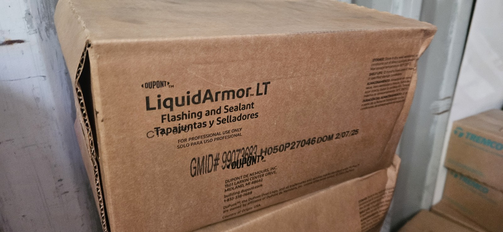 DuPont™ LiquidArmor™ LT Low-Temperature Flashing & Sealant 20 oz Sausage EXPIRED