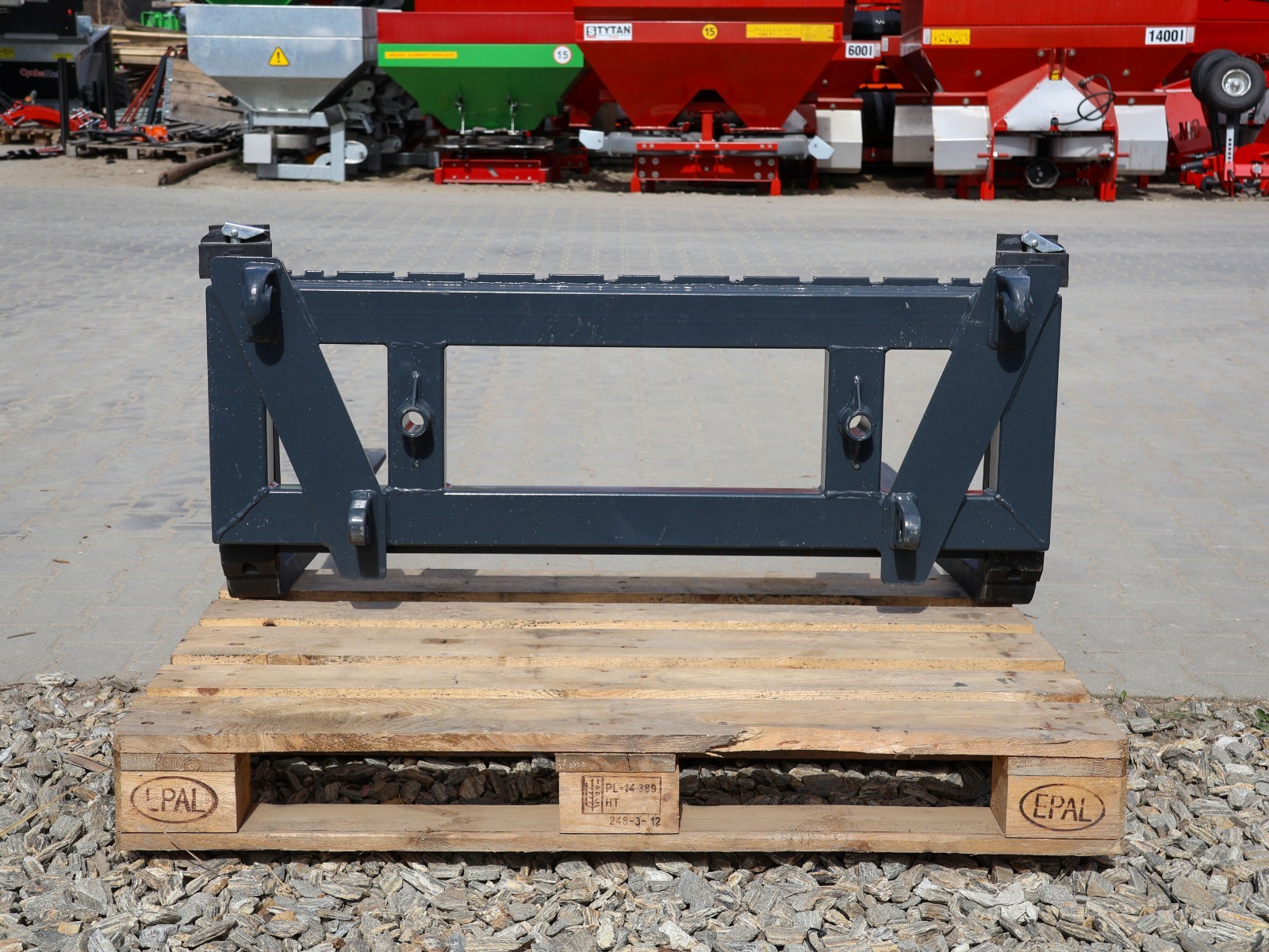 Pallet Fork Euro Mount with Fork Carrier Front Loader 2000 KG Loading Capacity