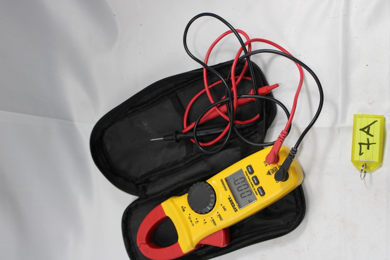 Sperry DSA500AR Digital Clamp Meter CAT III 600V/400A w/Test Leads & Case