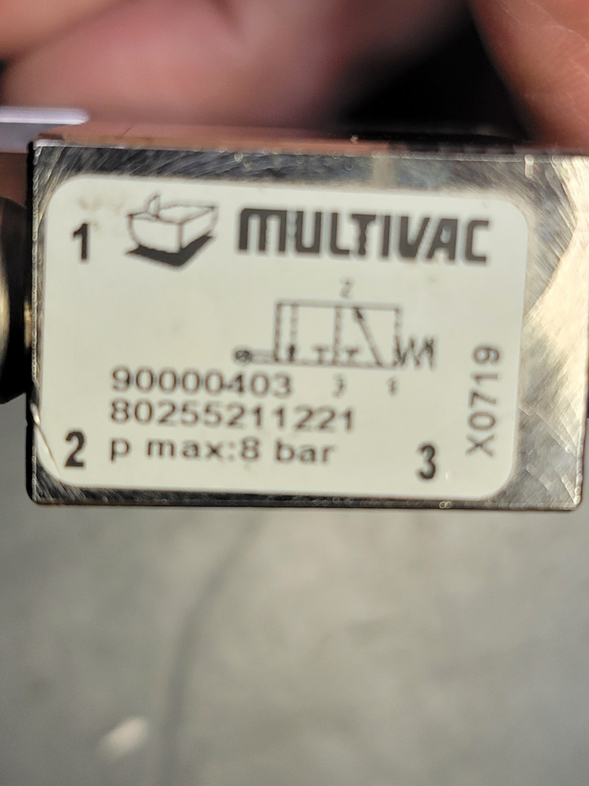 MULTIVAC 80255211221 LIMIT SWITCH, 8 BAR MAX, 3/2 VALVE NOS SPAREFREE SHIP