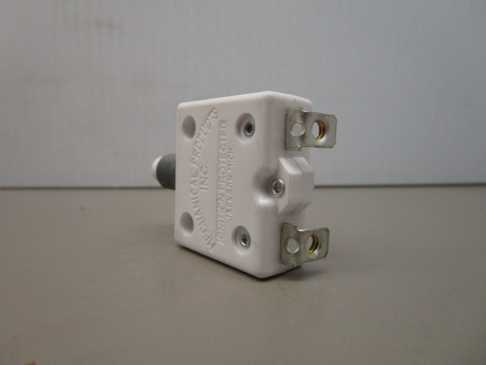 Mechanical Products 1610-121-300 Compact Circuit Breaker 30-Amp