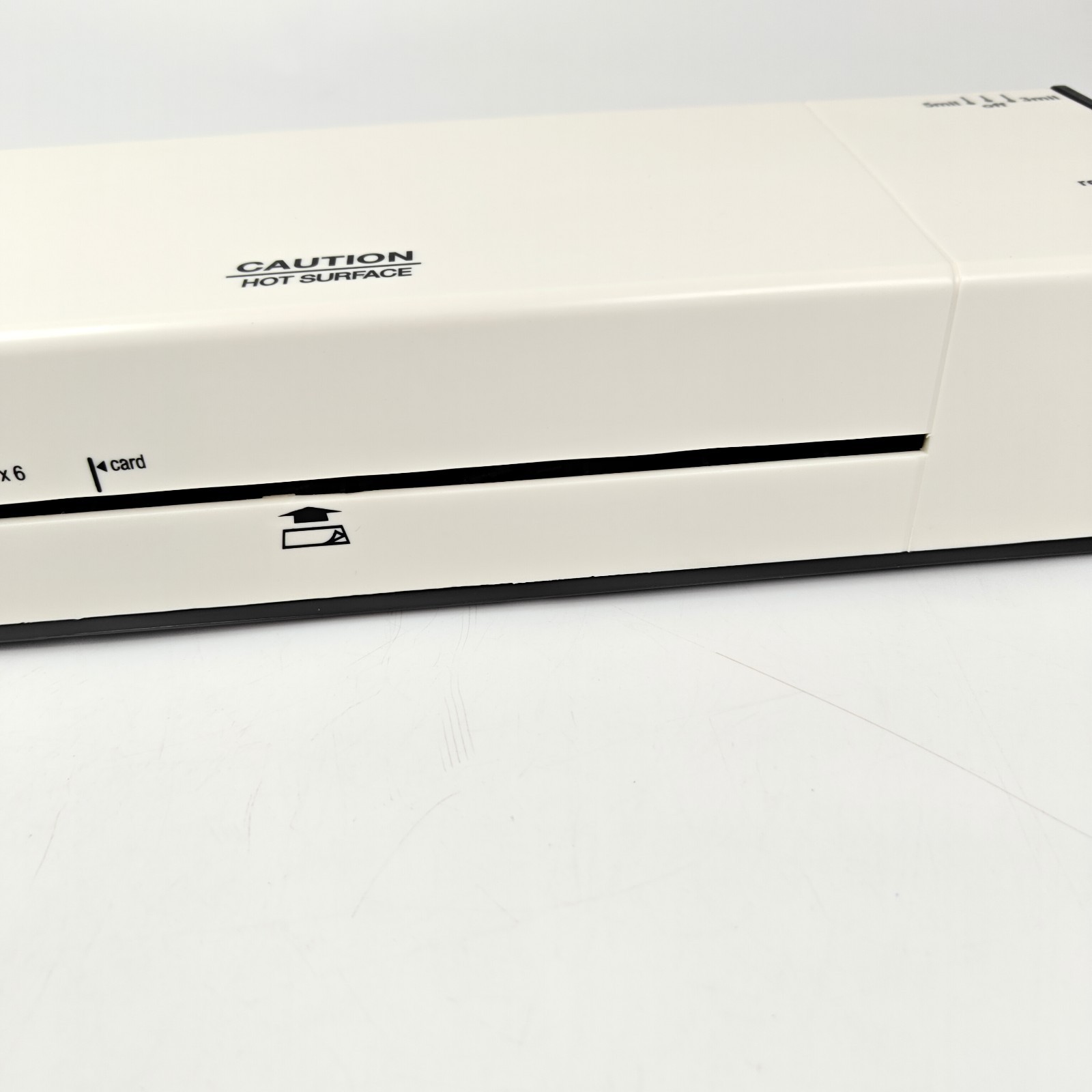 Amazon Basics PL9-US 9-Inch Thermal Laminator Machine White NEW w/Sample Pouchs