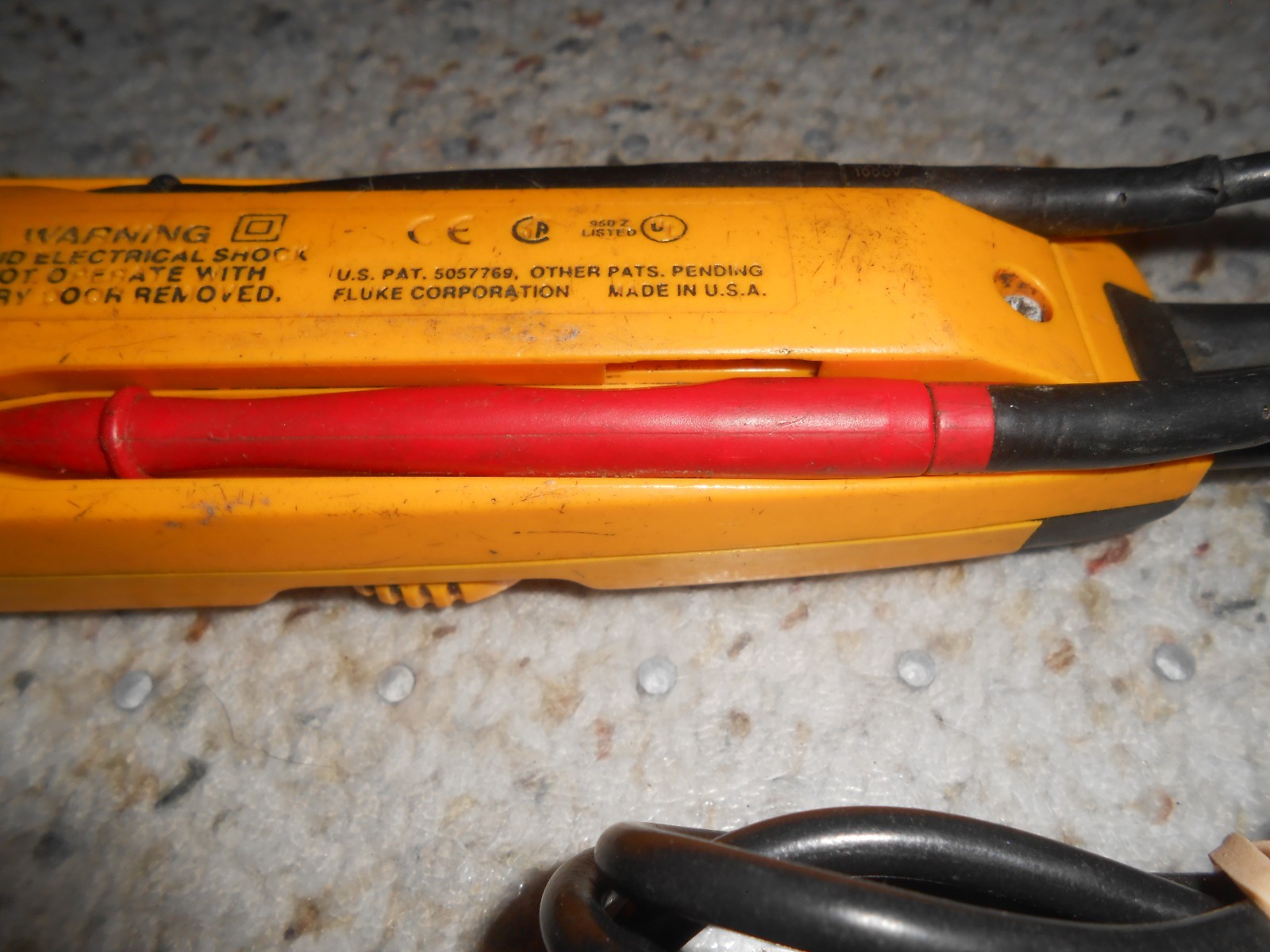 Fluke T5-600 Clamp Meter Continuity Current Electrical Tester CAT iii 600V