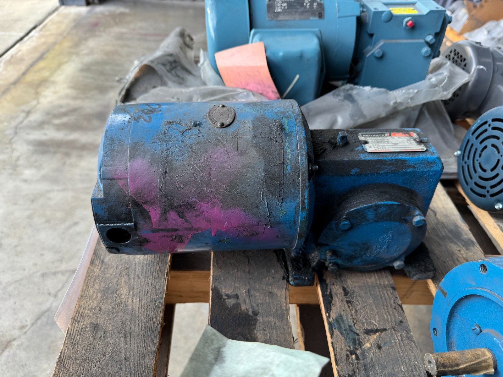 RELIANCE Gear Motor CC6 1/2 HP MODEL 56WG16 A 1725 TO 35 RPM 230/460 V