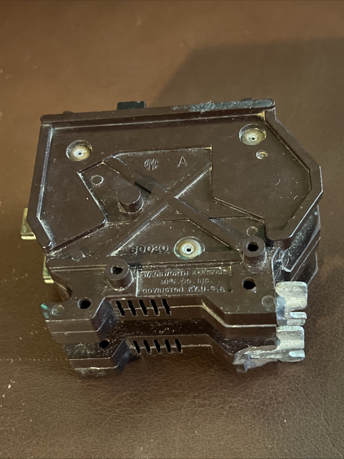 WADSWORTH 50 Amp 2 Pole Circuit Breaker Metal Foot. (CHIP, Missing Lug Screw)