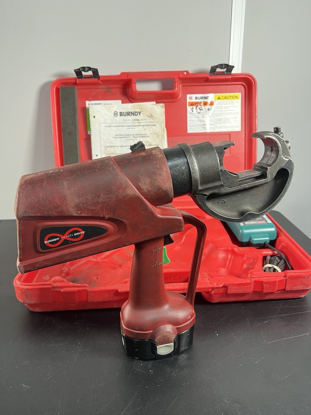 Burndy Patriot PAT750XT-18V Crimping Tool Cordless Hydraulic Crimper