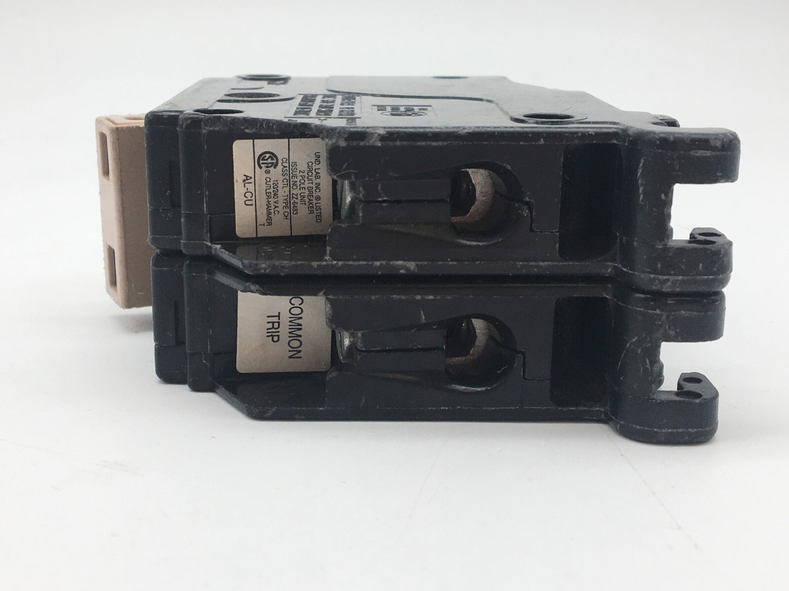 Cutler Hammer CH230 Circuit Breaker 30A 120/240V 1PH 2P 30A Plug In CHIP USED
