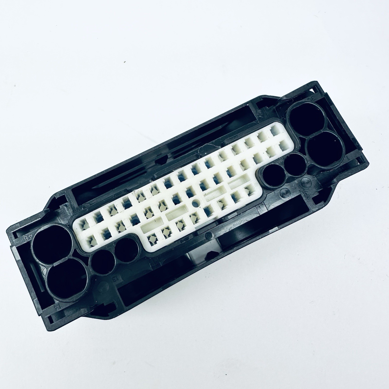 TE 46 Pin Black Female PBT-GF20 Automotive Sealed Connector
