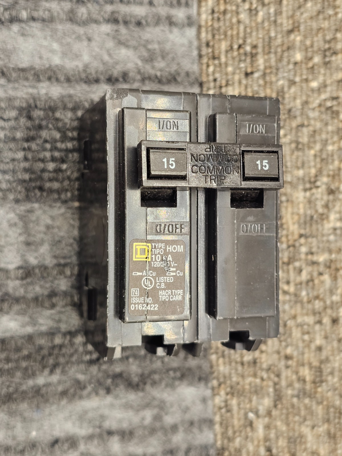 Square D Homeline 15 Amp 2-Pole Circuit Breaker 120/240-Volt AC, #14-#8 AWG 10kA