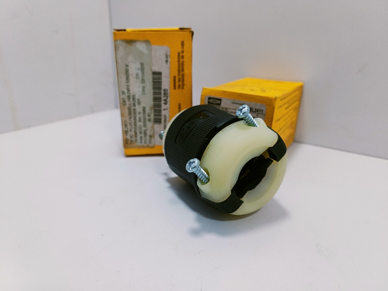 HBL2411 MALE PLUG, 20A 125/250V 3- POLE 4-WIRE GROUNDING LOT OF 2