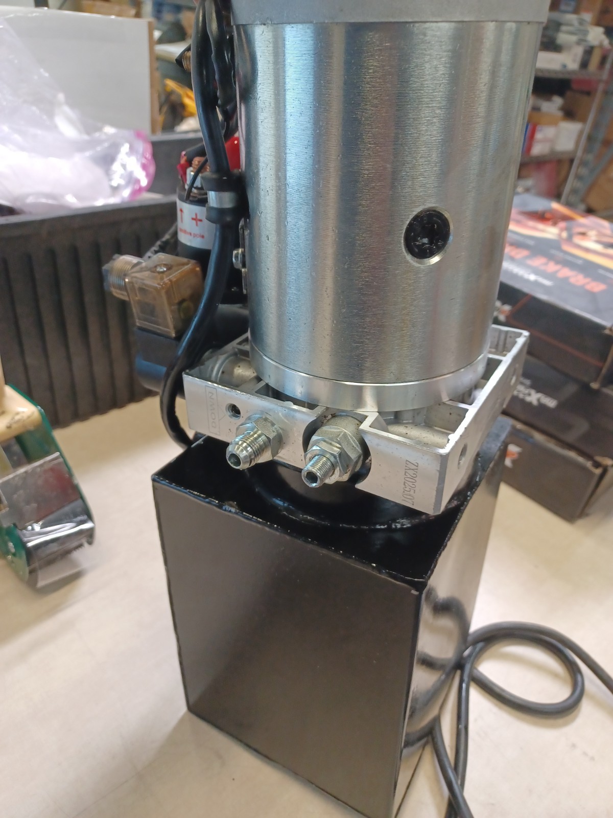 Vevor Hydraulic Power Unit ZXDC12V-1.6KW-S-4L 4quart DC12V