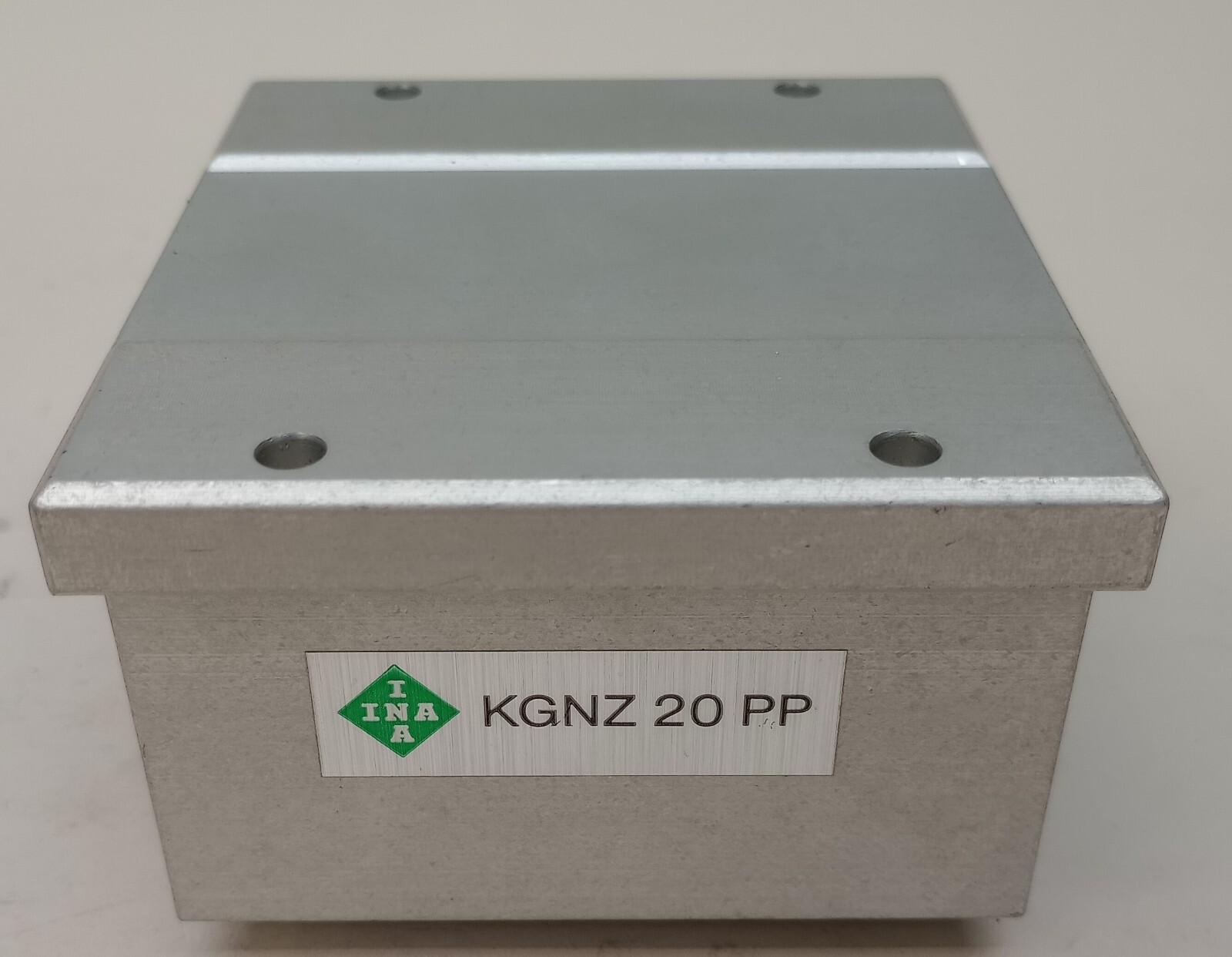 INA KGNZ20PP Linear Bearing 1.250in Shaft Diameter 3.625in Overall Width