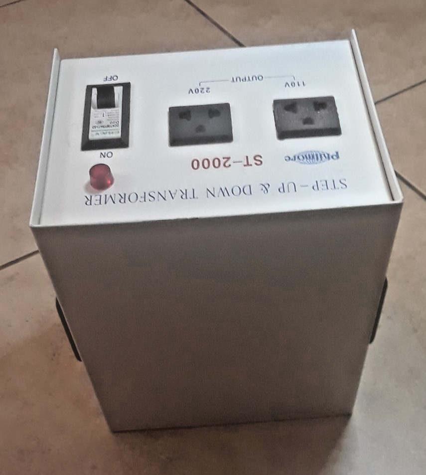 Philmore ST-2000 2000 Watt Voltage Converter Step-Up Step-Down Tranformer TESTED