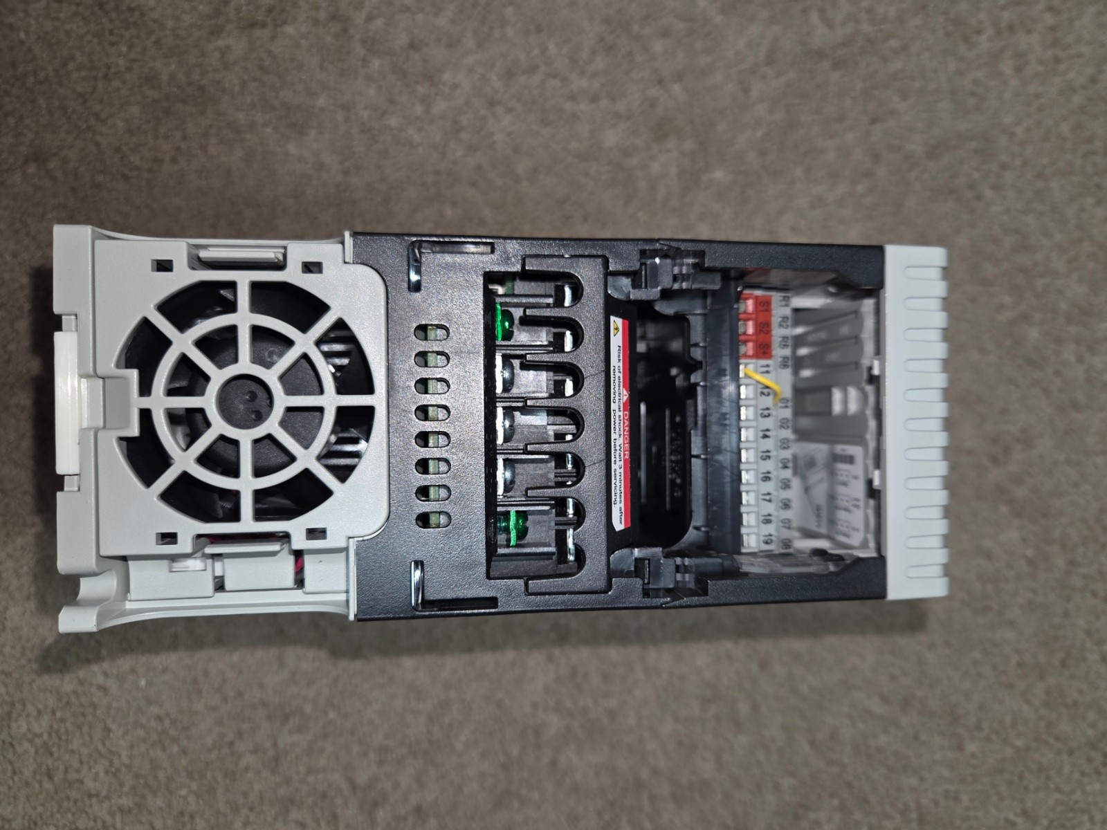 ALLEN BRADLEY 25B-D1P4N104 POWERFLEX 525 AC DRIVE 0.5 HP