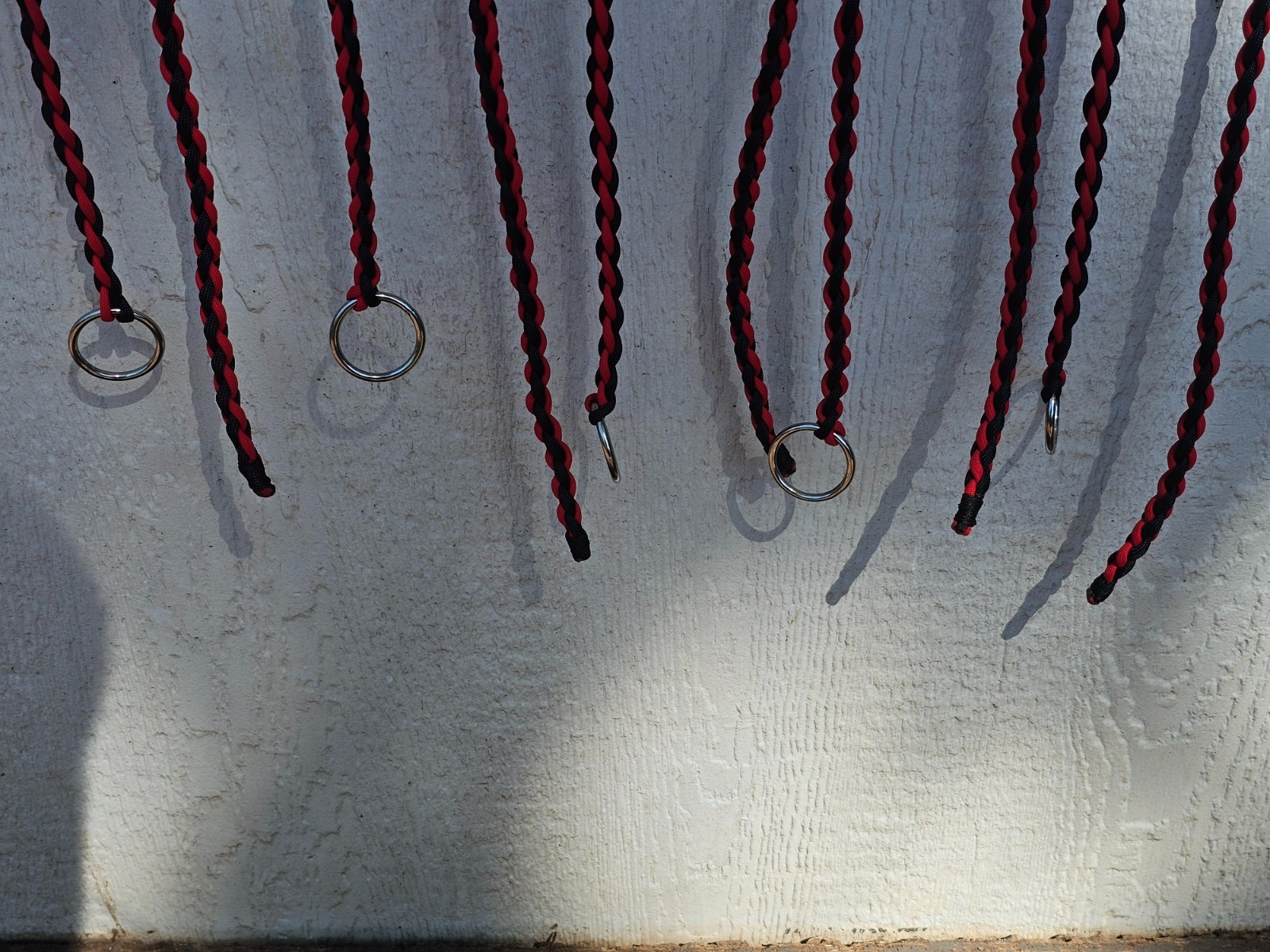 Set of 5 Paracord Piggin Strings Tie Strings Western Ranch Work Rope Black/Red