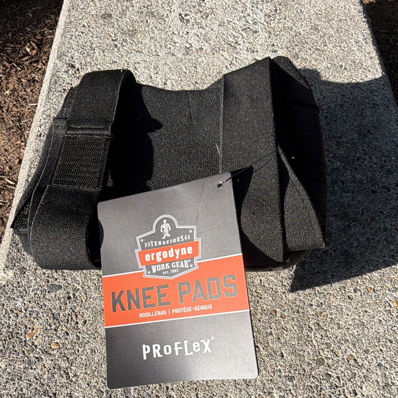 Ergodyne ProFlex 335HL Knee Pads Black Slip-Resistant Cap Hook & Loop Straps