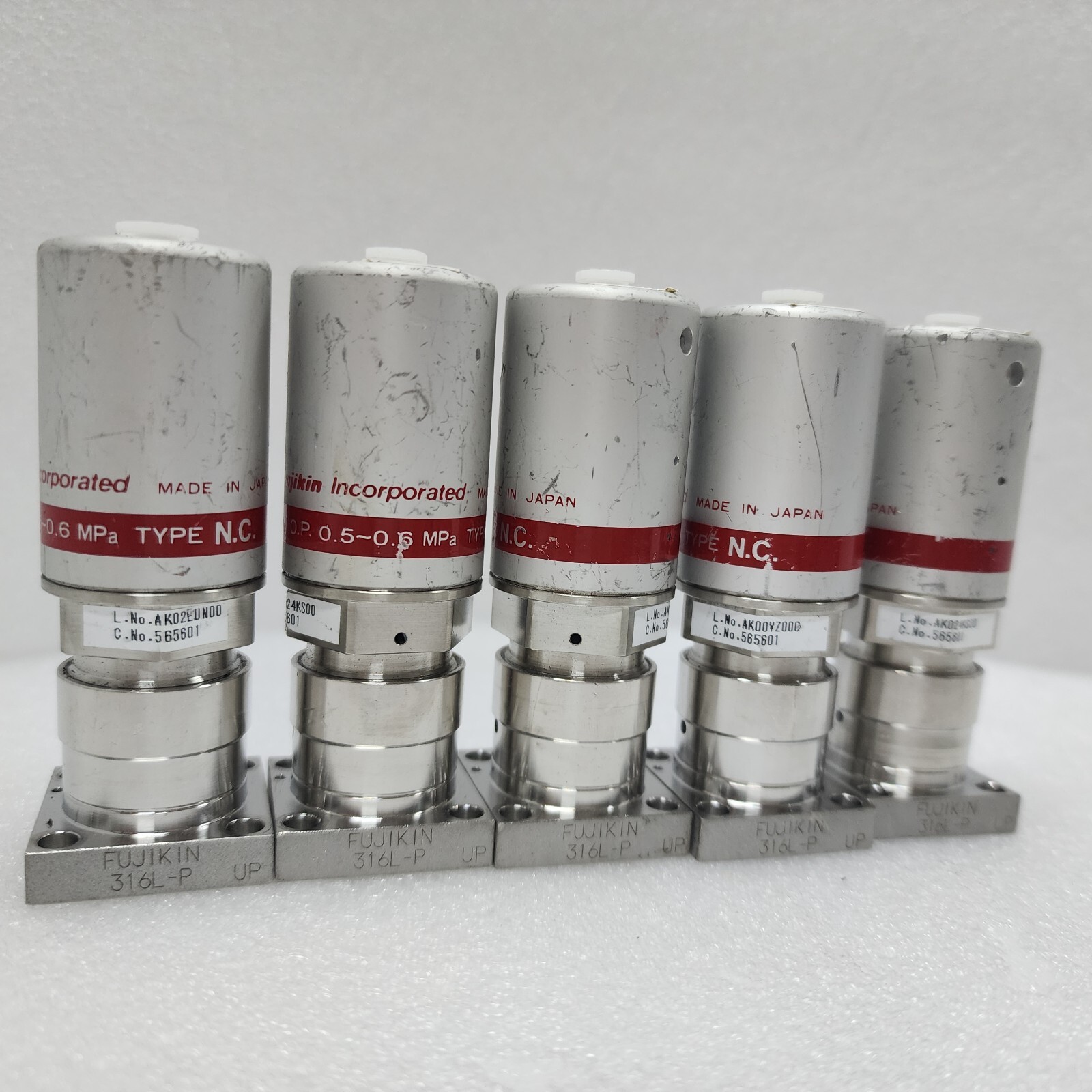 Lot of 5 Fujikin 0.P. 0.5-0.6 MPa Valve , C No. 565601 Type NC, Used,Jp+96942