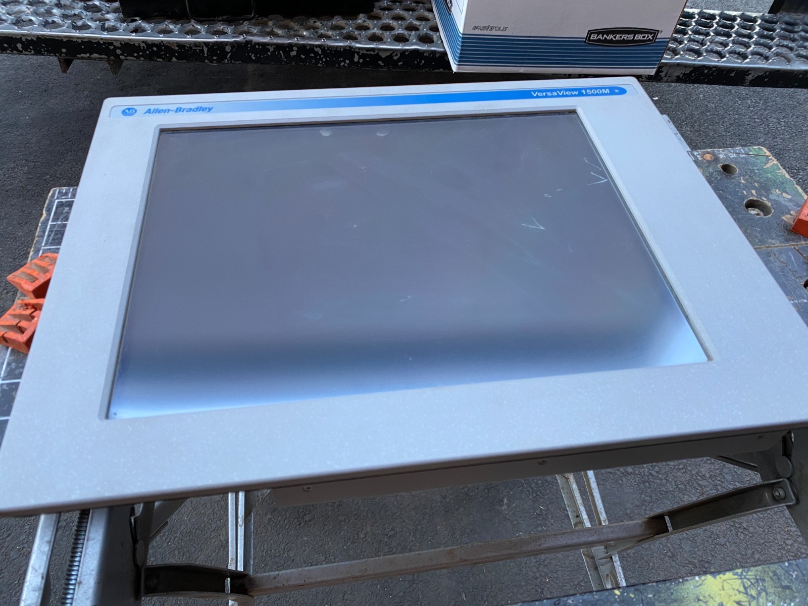 Pre-owned Allen-Bradley 6186-M15ALTRX Ser B Versa View 1500M touchscreen display