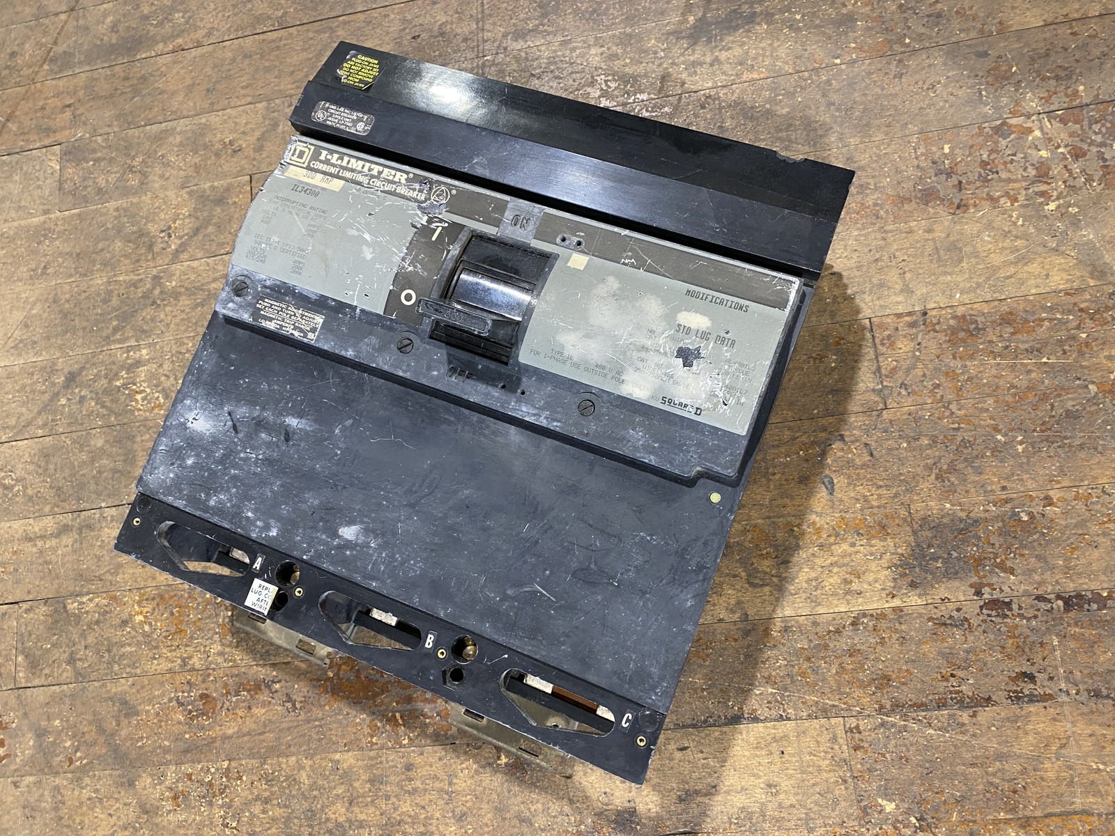 Square D IL34300 I-Limiter Circuit Breaker 300A 480V 3P Type IL 50/60Hz