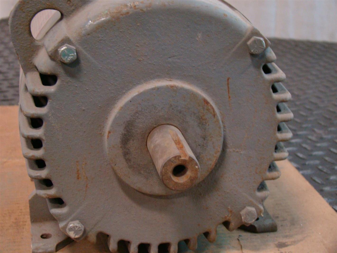 GE Motors Kinamatic 5hp Motor 1750/2300RPM 240V 17.9Amps 5CD114PA005B019