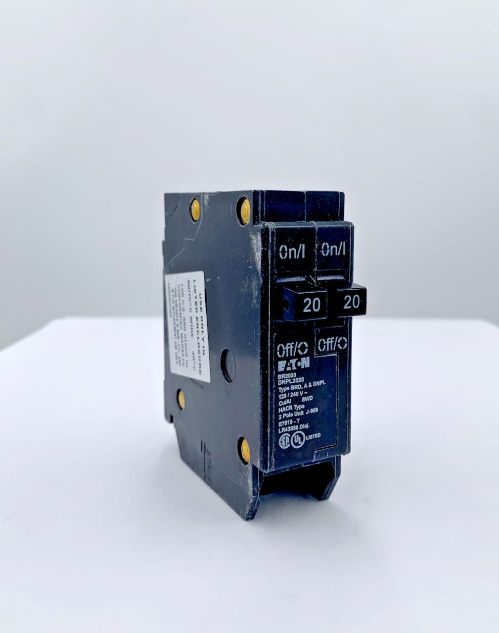 NIB – Eaton – BR2020 -Molded Case Circuit Breaker 20A, 1-Phase, 120V (BOX OF 10)